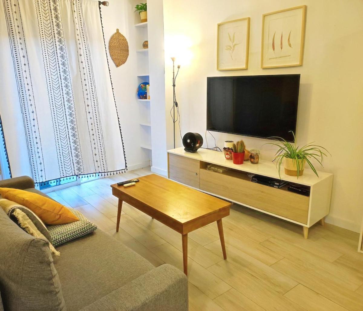 Bright Apartment In Malaga Exterior photo